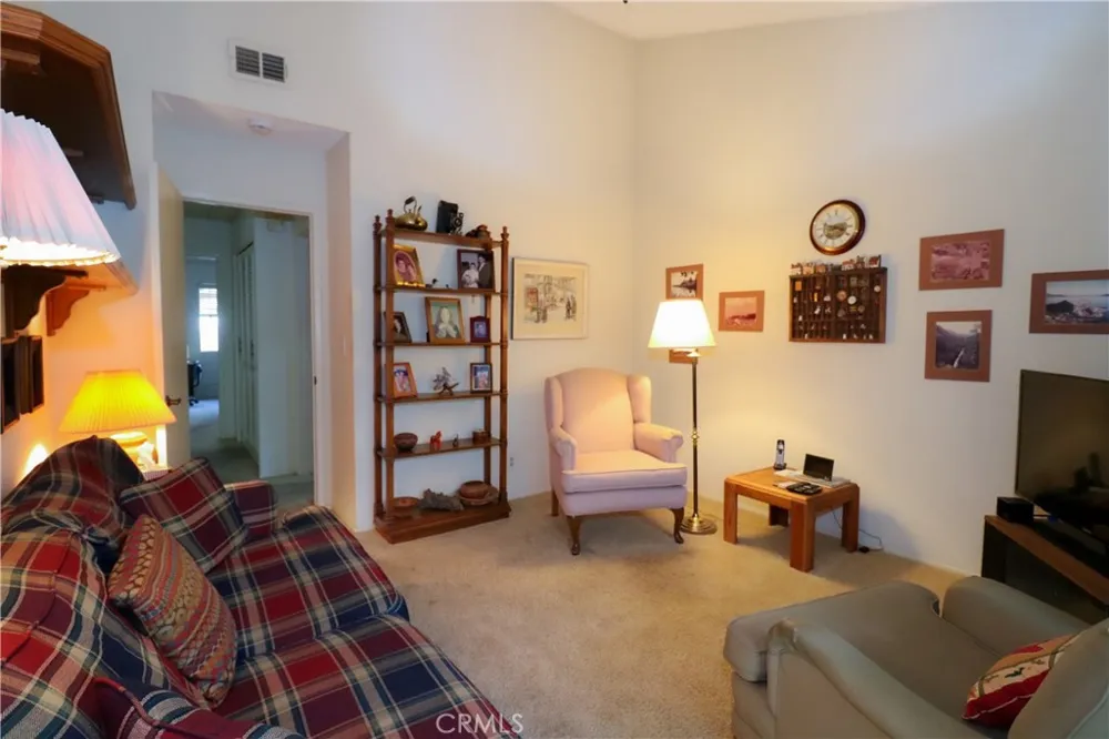 9455 Friendly Woods Whittier, CA 90605