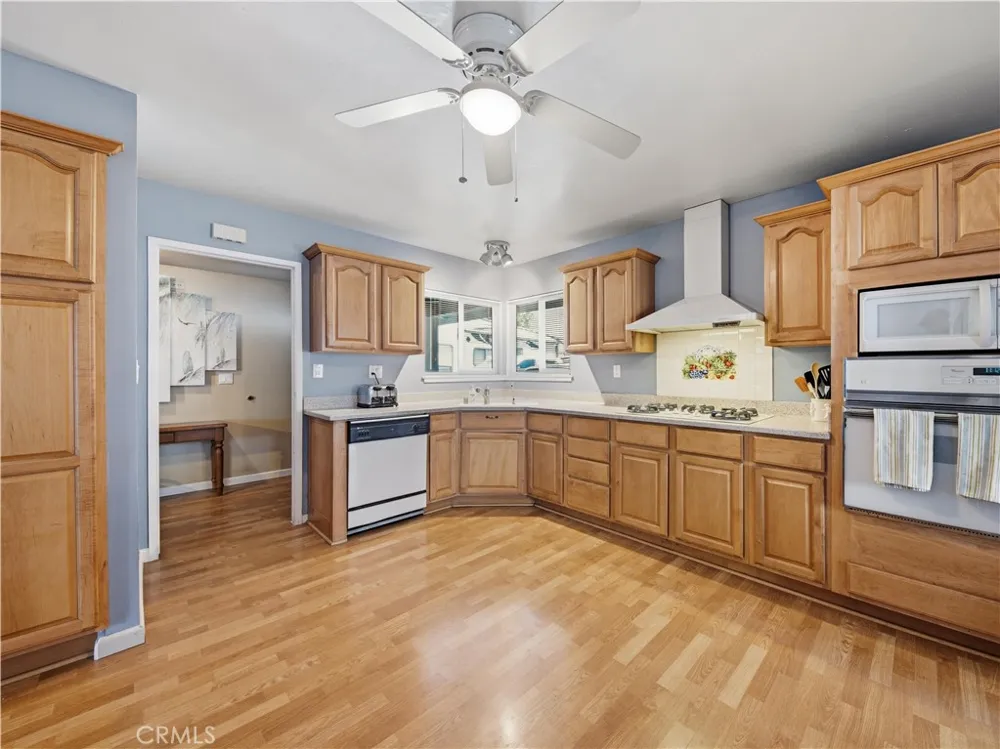 21052 Kingscrest Saugus, CA 91350