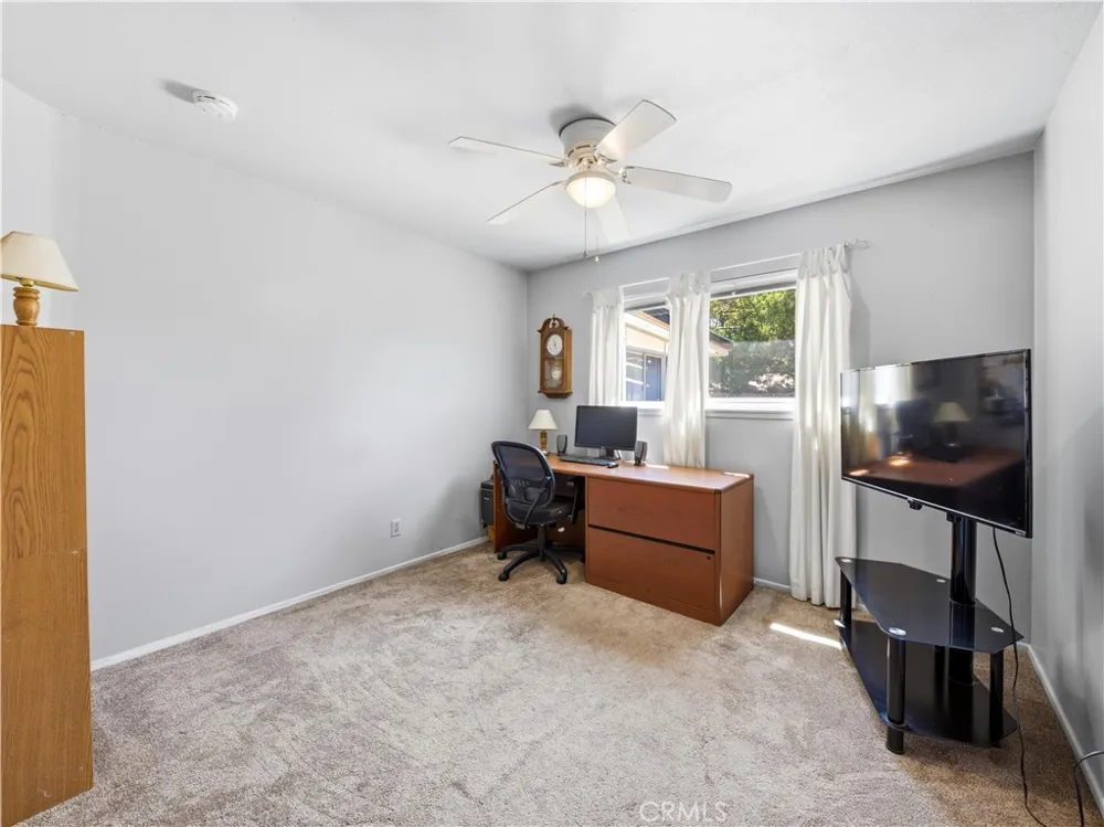21052 Kingscrest Saugus, CA 91350