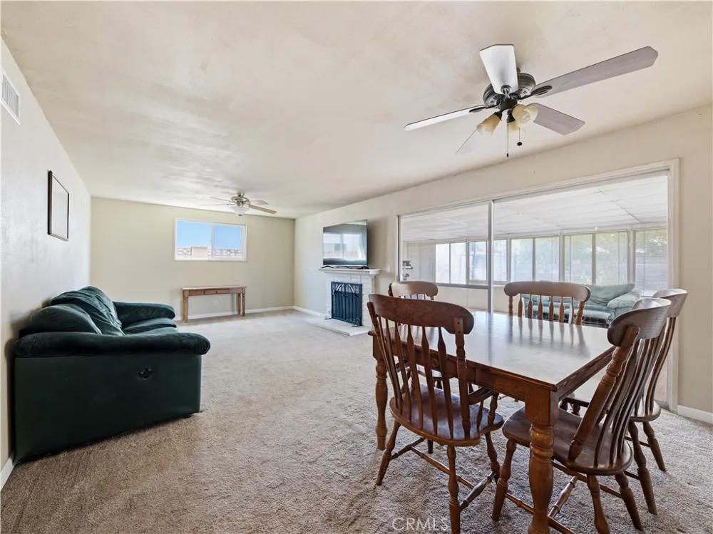 21052 Kingscrest Saugus, CA 91350