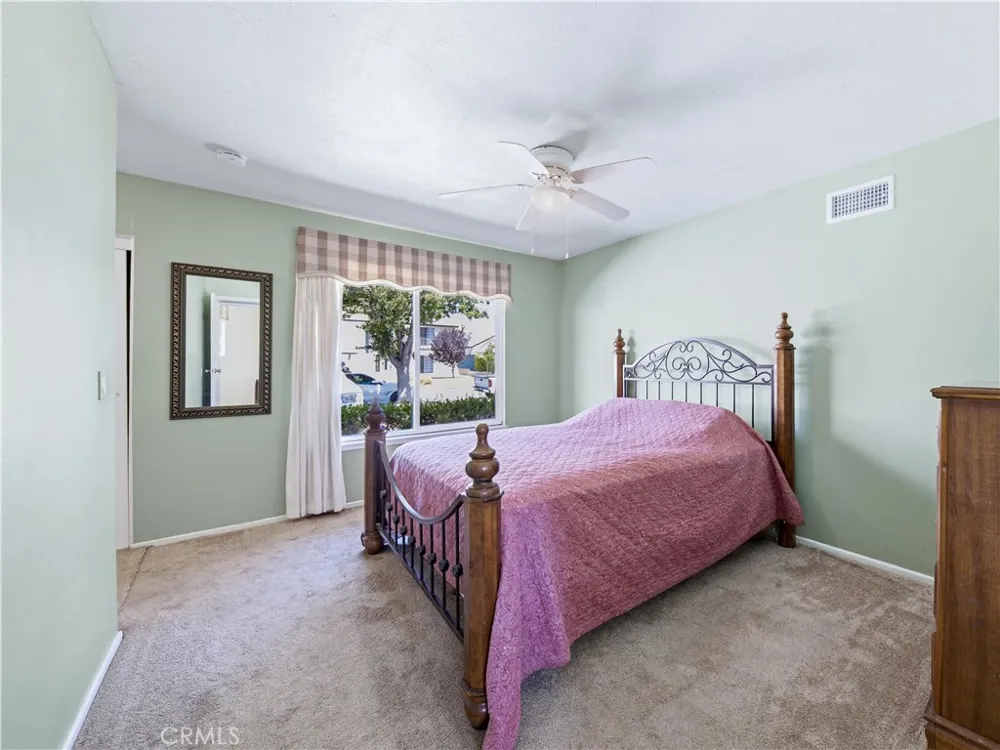 21052 Kingscrest Saugus, CA 91350