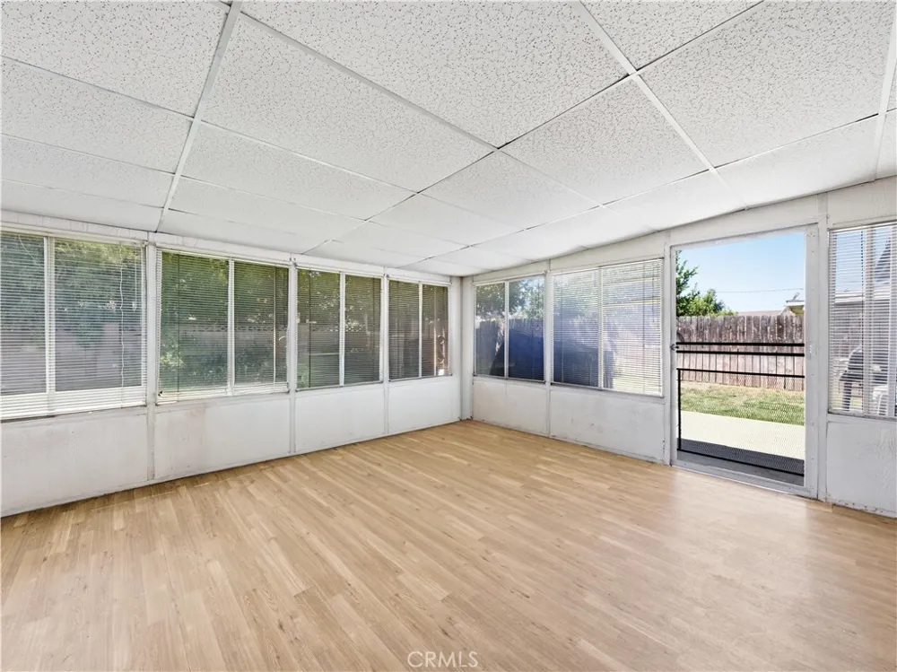 21052 Kingscrest Saugus, CA 91350