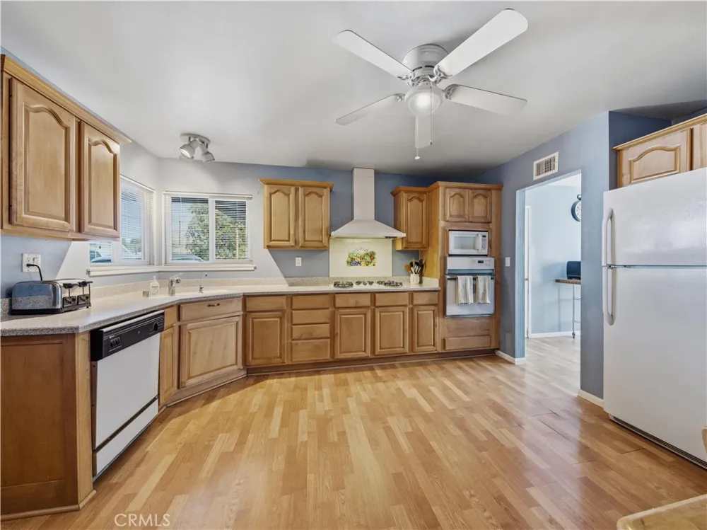 21052 Kingscrest Saugus, CA 91350