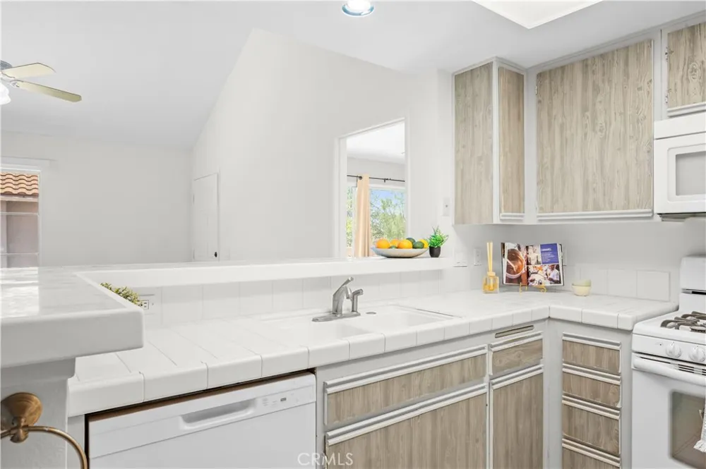 19015 Canyon Summit Lake Forest, CA 92679