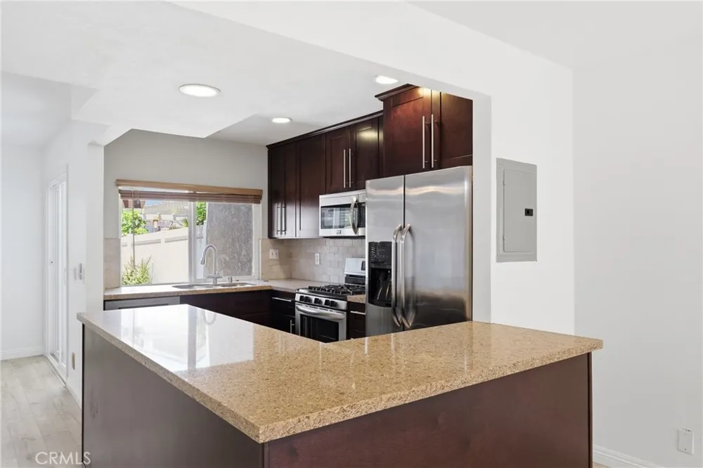 54 Oval Road Irvine, CA 92604
