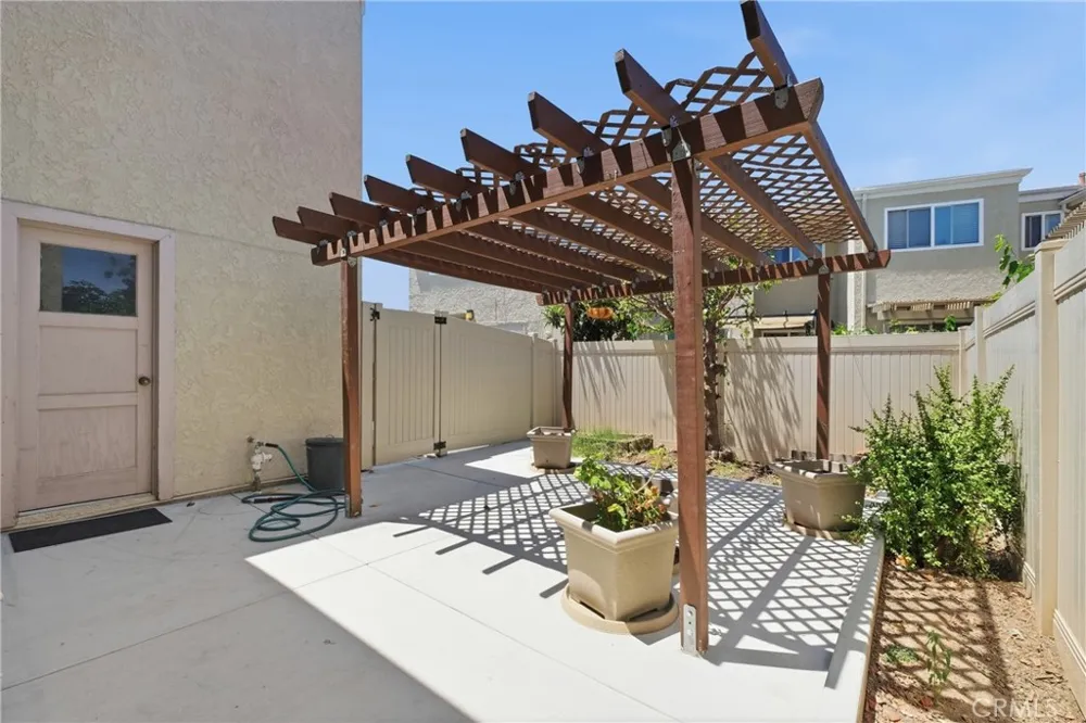 54 Oval Road Irvine, CA 92604