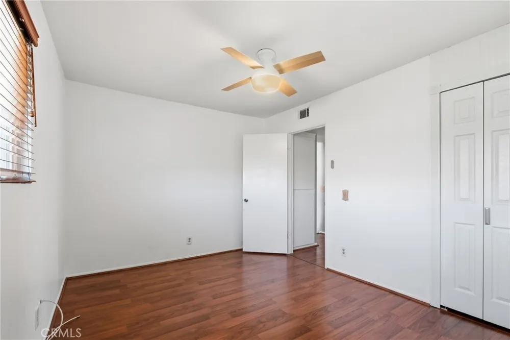 54 Oval Road Irvine, CA 92604