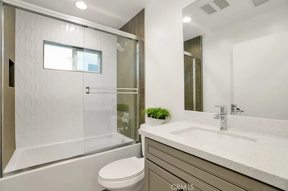 5729 Willow Crest Avenue #5729 North Hollywood, CA 91601