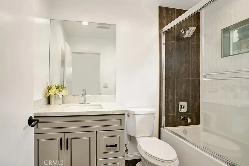 5729 Willow Crest Avenue #5729 North Hollywood, CA 91601
