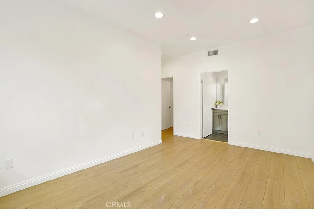 5729 Willow Crest Avenue #5729 North Hollywood, CA 91601