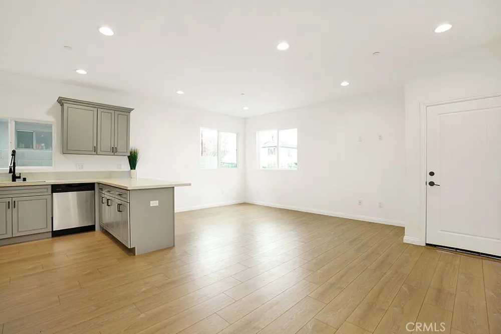 5729 Willow Crest Avenue #5729 North Hollywood, CA 91601