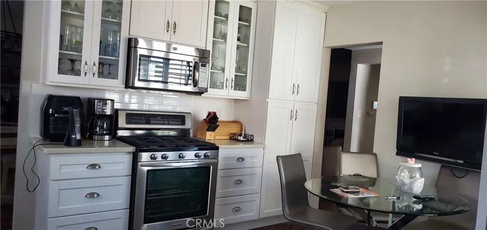 9406 S 10th Inglewood, CA 90305