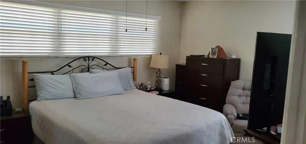 9406 S 10th Inglewood, CA 90305