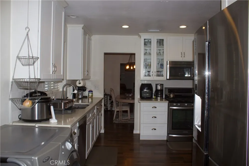 9406 S 10th Inglewood, CA 90305