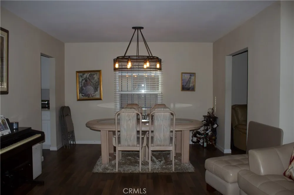 9406 S 10th Inglewood, CA 90305