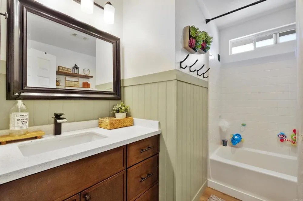 259 Lucia Way Oceanside, CA 92057