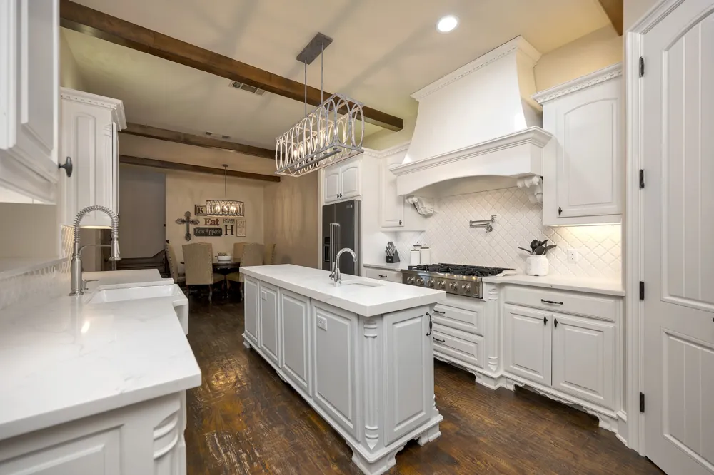 8100 Canyon Oak Drive North Richland Hills, TX 76182