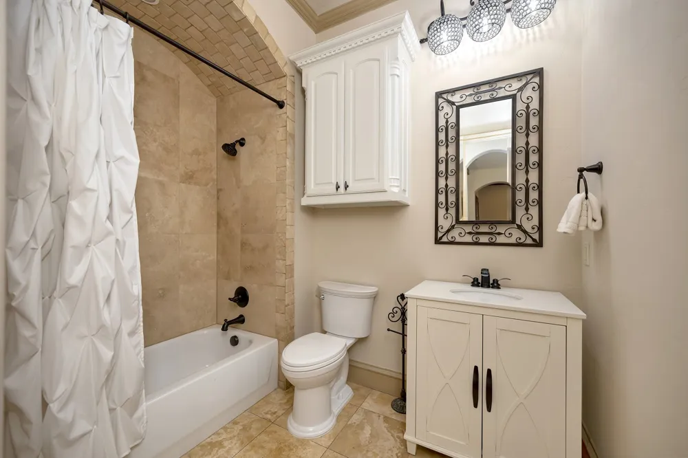 8100 Canyon Oak Drive North Richland Hills, TX 76182