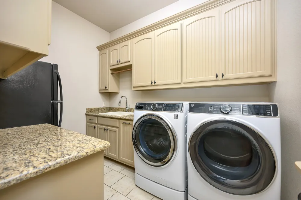 8100 Canyon Oak Drive North Richland Hills, TX 76182