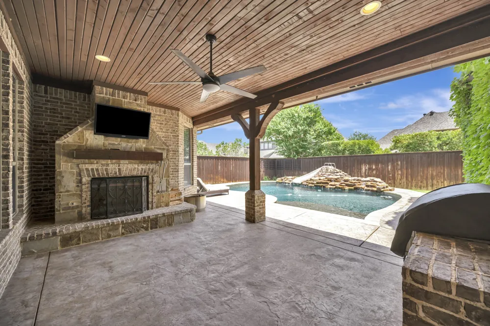 8100 Canyon Oak Drive North Richland Hills, TX 76182