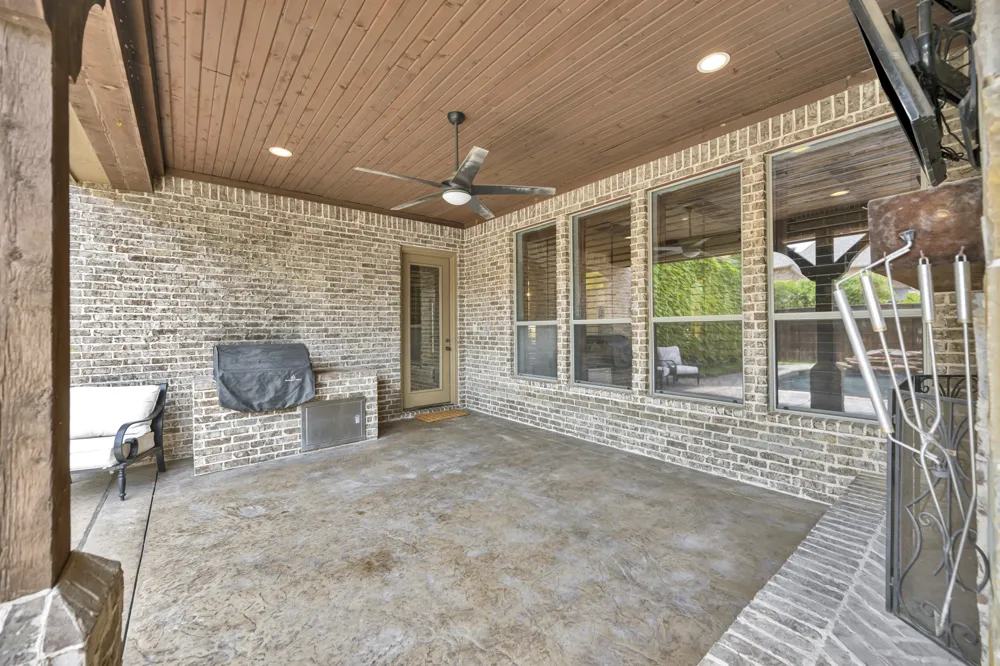 8100 Canyon Oak Drive North Richland Hills, TX 76182