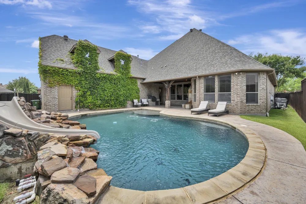 8100 Canyon Oak Drive North Richland Hills, TX 76182