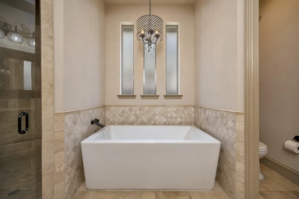 8100 Canyon Oak Drive North Richland Hills, TX 76182