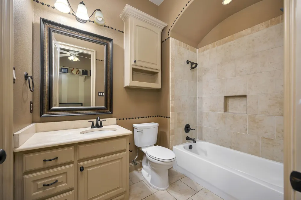 8100 Canyon Oak Drive North Richland Hills, TX 76182