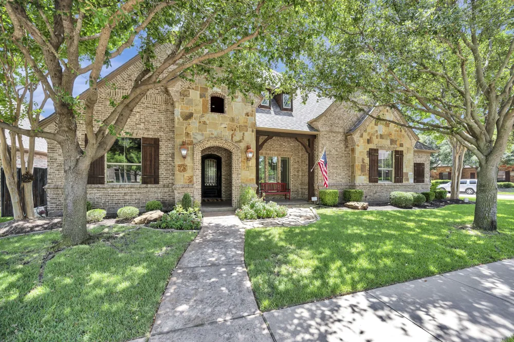 8100 Canyon Oak Drive North Richland Hills, TX 76182