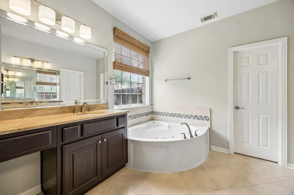 122 Woodland Cove Coppell, TX 75019