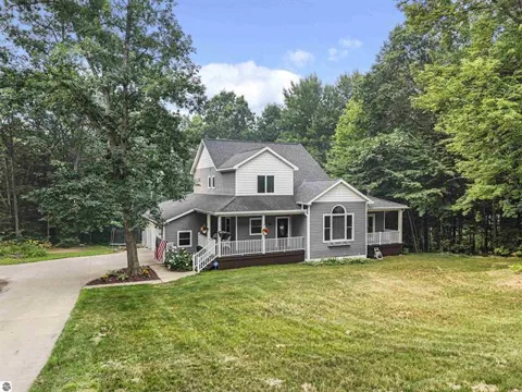 160 Hunters Ridge