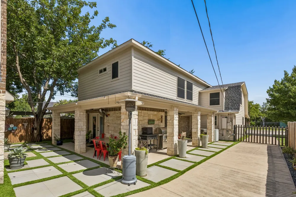 302 Denton Drive Roanoke, TX 76262