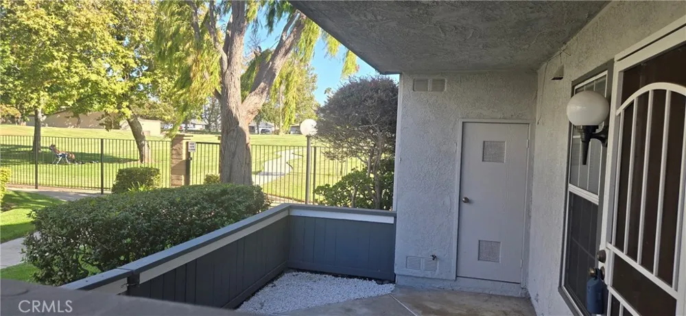 18292 Parkview Lane #104 Huntington Beach, CA 92648