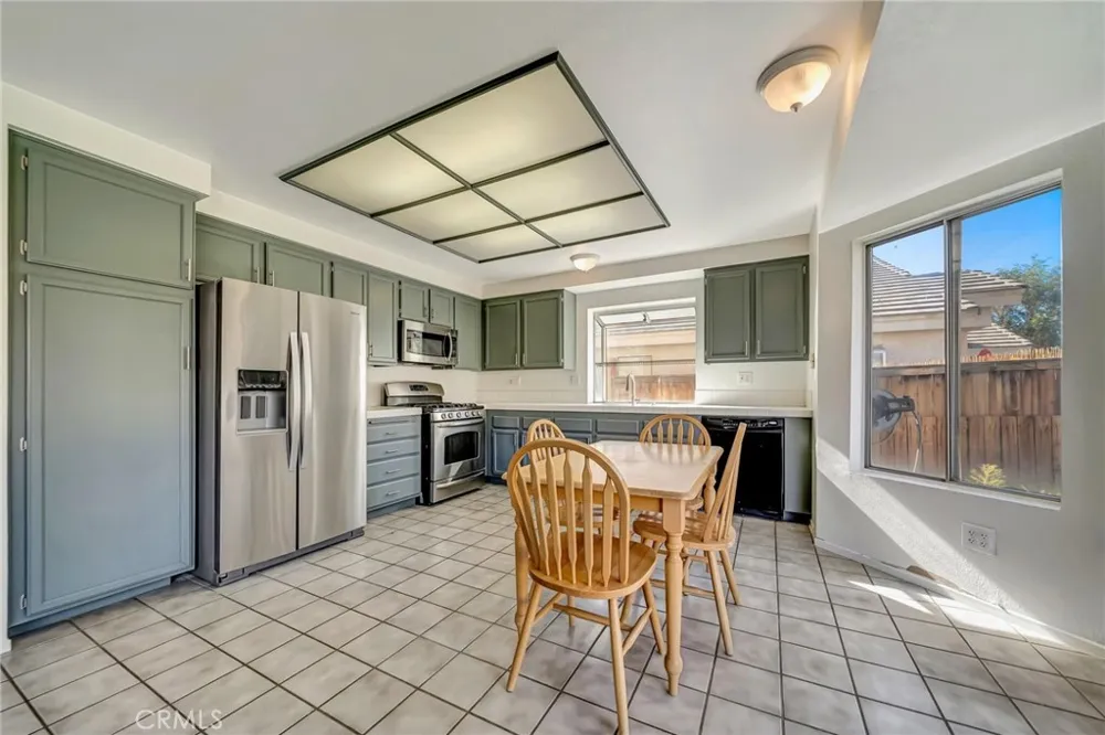 1009 Heatherfield Rosamond, CA 93560