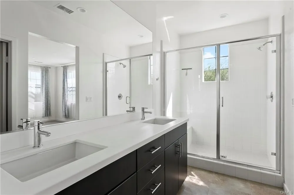 80 Savannah Lake Forest, CA 92630