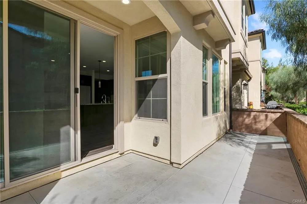 80 Savannah Lake Forest, CA 92630