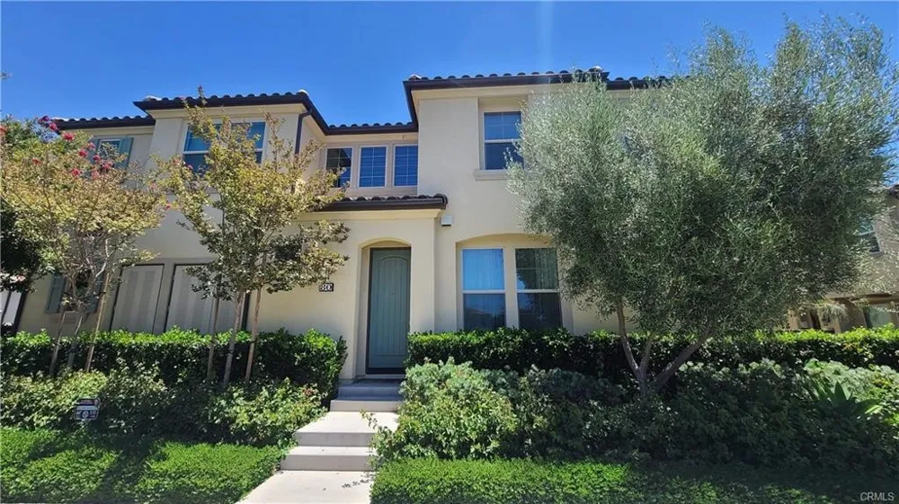 80 Savannah Lake Forest, CA 92630