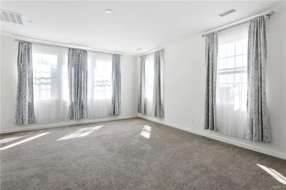 80 Savannah Lake Forest, CA 92630