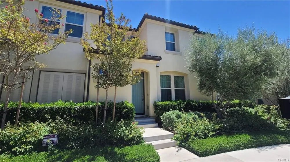 80 Savannah Lake Forest, CA 92630