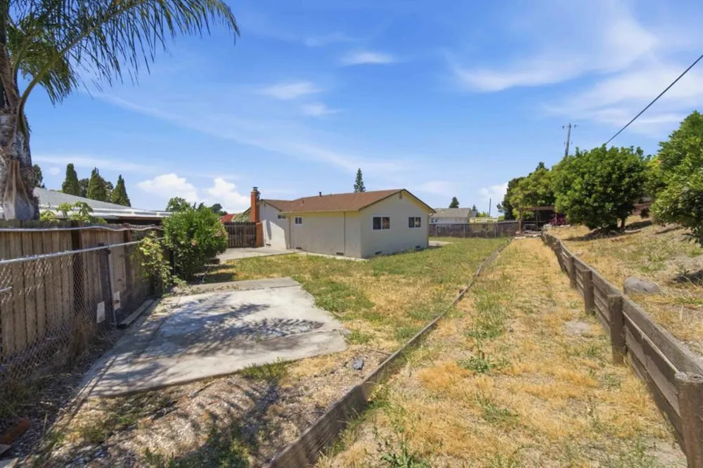 261 Highlands Court San Pablo, CA 94806