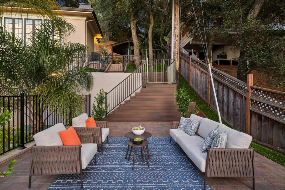 730 S El Monte Avenue Los Altos, CA 94022