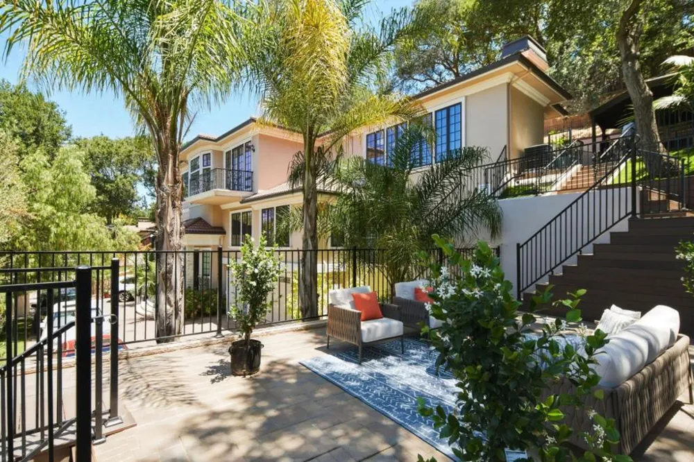 730 S El Monte Avenue Los Altos, CA 94022