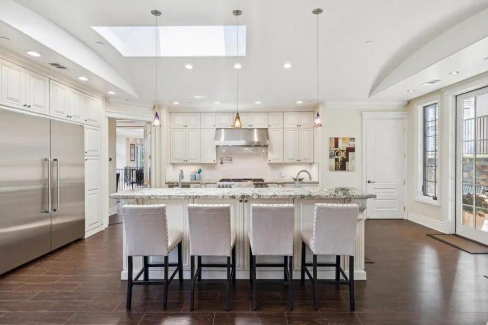 730 S El Monte Avenue Los Altos, CA 94022