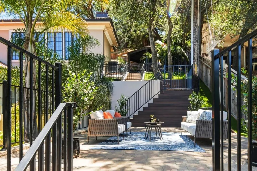 730 S El Monte Avenue Los Altos, CA 94022