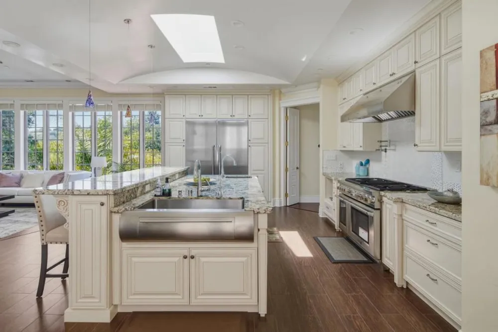 730 S El Monte Avenue Los Altos, CA 94022
