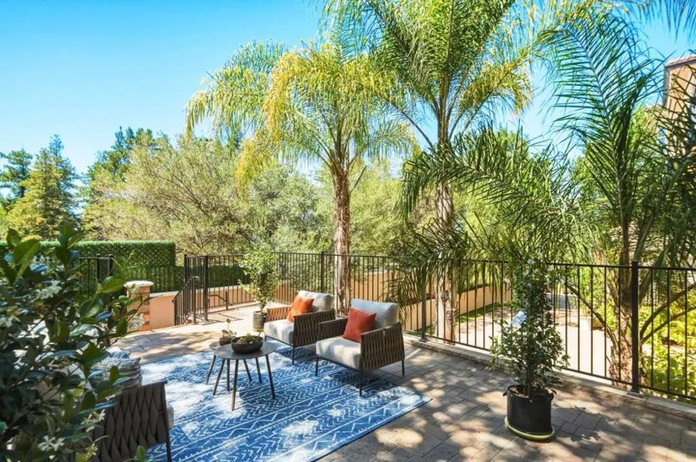 730 S El Monte Avenue Los Altos, CA 94022