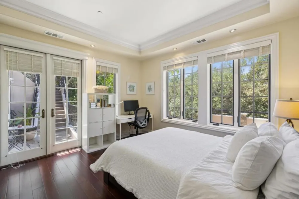 730 S El Monte Avenue Los Altos, CA 94022