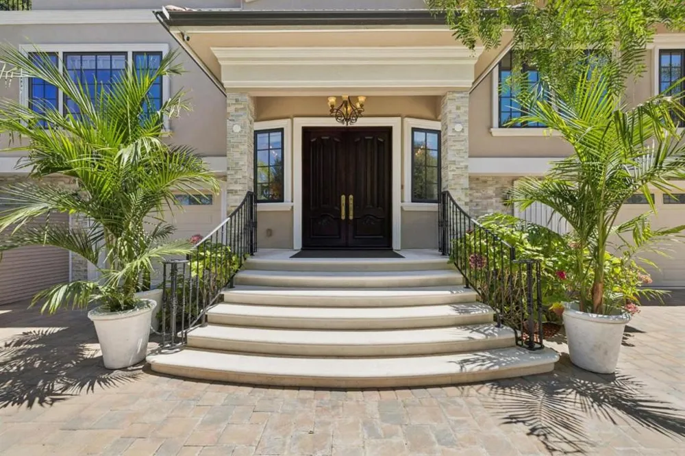 730 S El Monte Avenue Los Altos, CA 94022