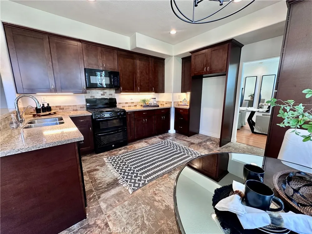 5 Heatherwood Aliso Viejo, CA 92656