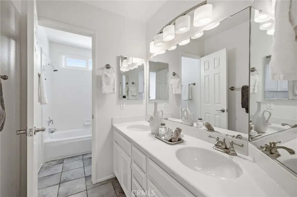 5 Heatherwood Aliso Viejo, CA 92656